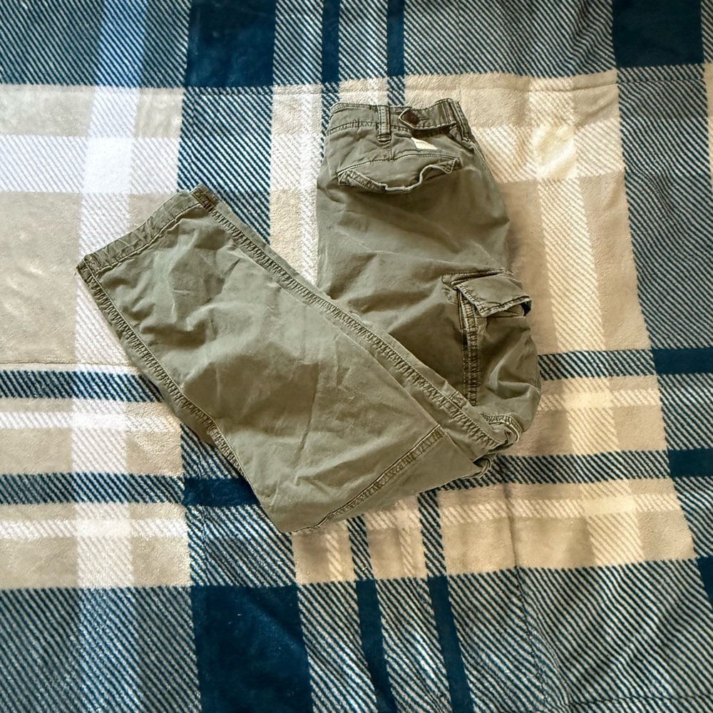 Hollister Men's Green Cargo Pants